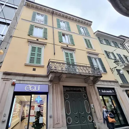Lecco Holiday Apartment 아파트